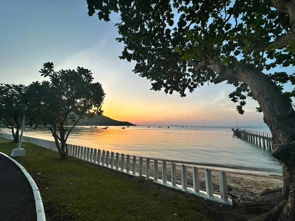 ขายคอนโดติดชายหาดบางเสร่ แท้ๆ! ไม่ต้องข้ามถนน! เดินลงหาดได้เลย! — รูปที่ 3