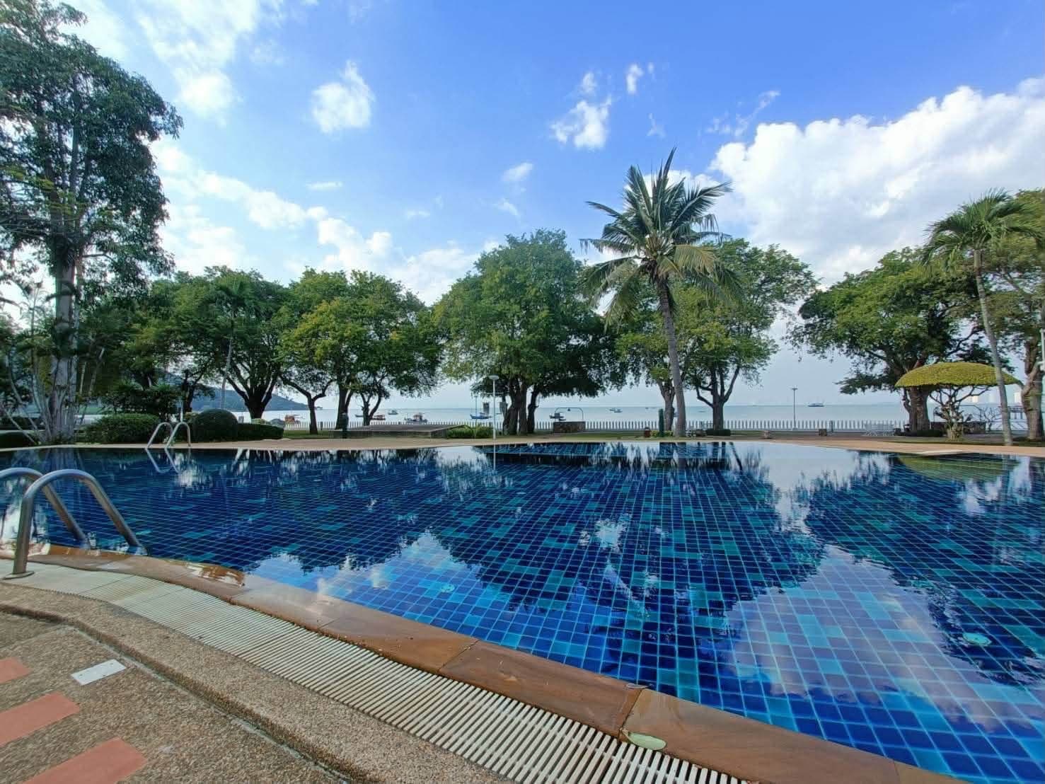 ขายคอนโดติดชายหาดบางเสร่ แท้ๆ! ไม่ต้องข้ามถนน! เดินลงหาดได้เลย! — รูปที่ 4